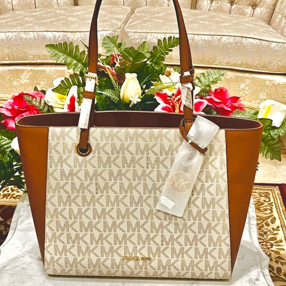 MICHAEL KORS Walsh Medium Tote - Picture 4 of 11